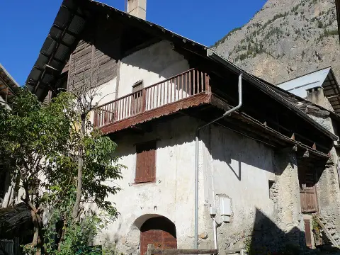 Immeuble, sis à Plampinet