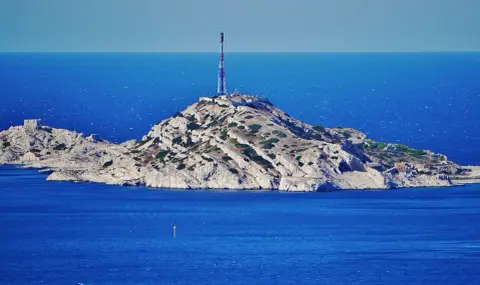 Sommet de l'Île Pomègues (Frioul)