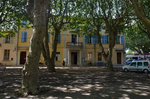 Place Frédéric Mistral