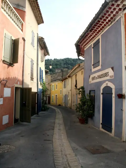 Bouches-du-Rhône en Paysages - Meyrargues par les chemins de traverses