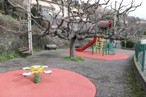 Aire de jeux d'enfant des Mauvares