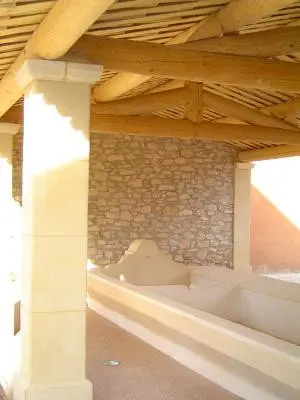 Le lavoir · Sénas