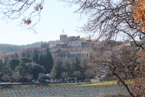 Randonnée au centre du village de Peynier