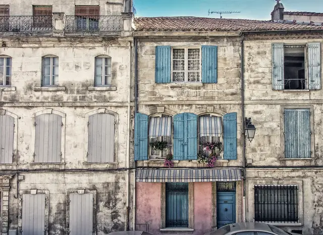 Paisible studio avec terrasse à Cornillon-Confoux — Provence