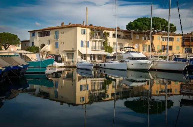 Spacieux chalet au calme à La Destrousse — Provence