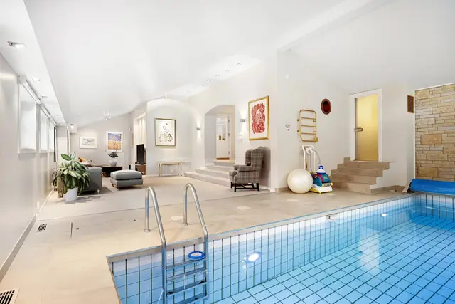 Rénové villa près de la gare à Châteauneuf-le-Rouge — Provence