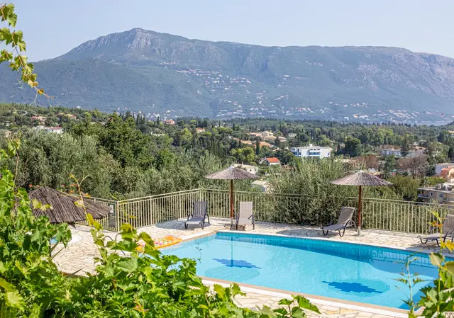 Magnifique chalet avec jardin à Maillane — Provence