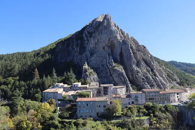 Spacieux loft près de la gare à Entraigues-sur-la-Sorgue — Provence