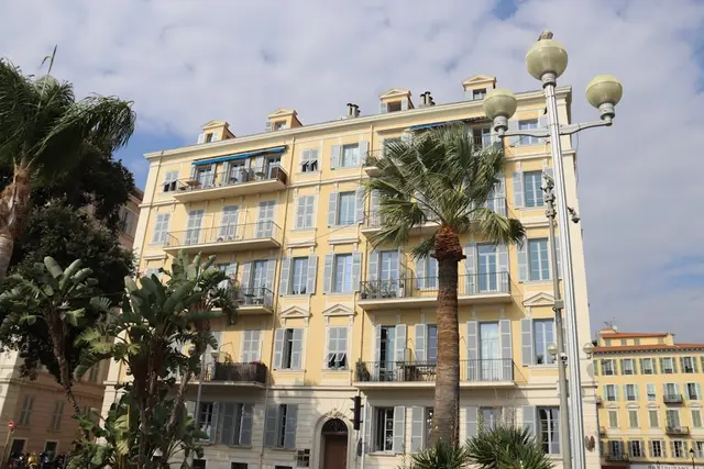 Rénové appartement au calme à Signes — Provence
