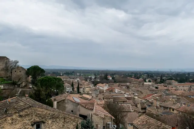 Rénové appartement avec jardin à Rognac — Provence