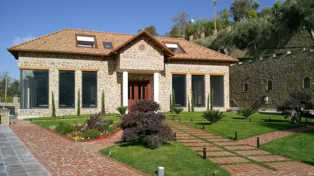 Authentique chalet près de la gare à Marie — Provence