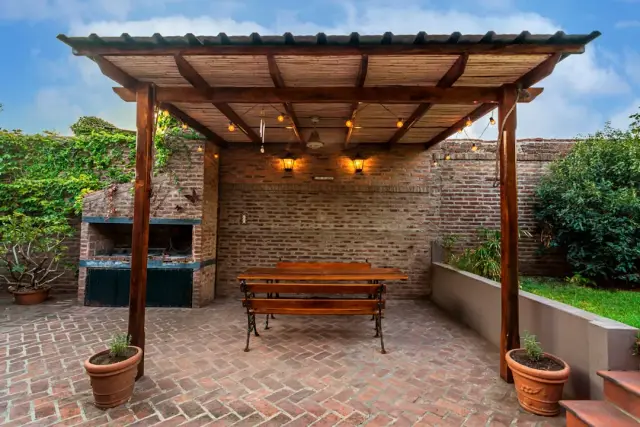 Rénové maison avec jardin à Saumane-de-Vaucluse