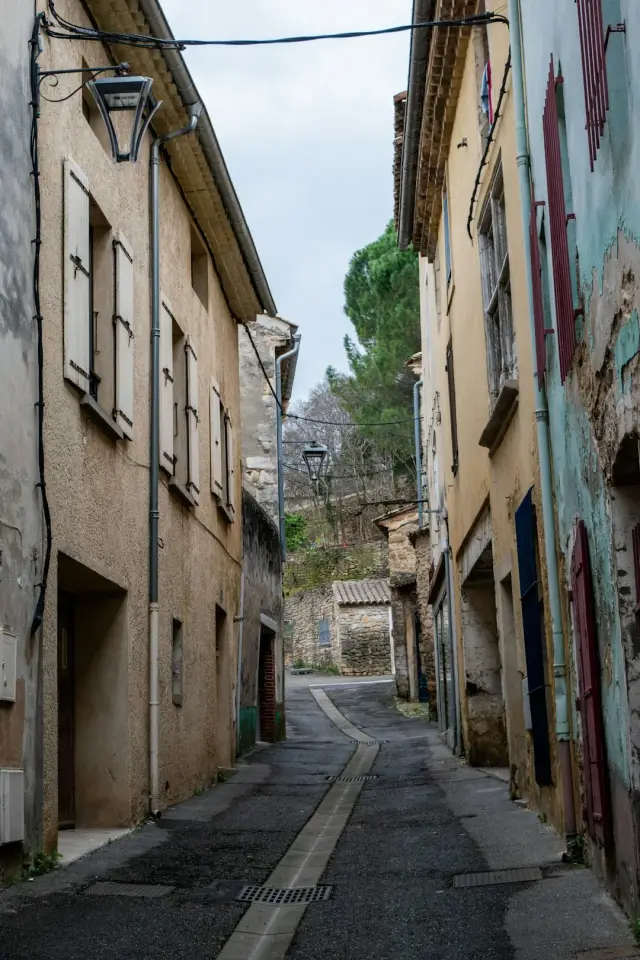 Moderne loft idéalement situé à Niozelles — Provence