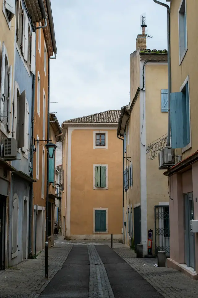 Authentique studio proche des commerces à Barrême — Provence