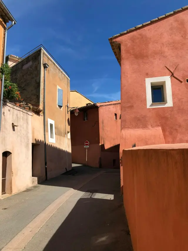 Charmant loft avec terrasse à Gréasque — Provence