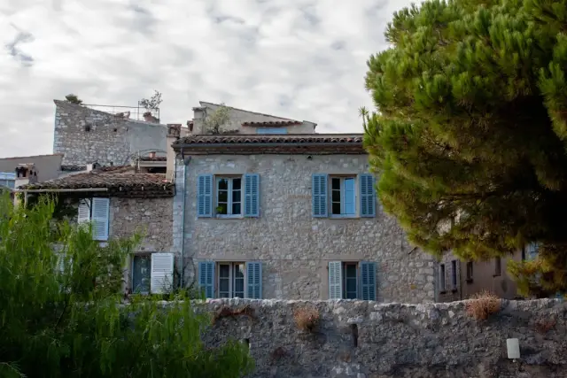 Rénové loft proche des commerces à Mouans-Sartoux — Provence