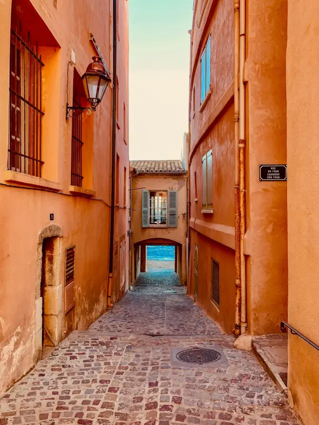 Spacieux loft avec jardin à Pierrerue — Provence
