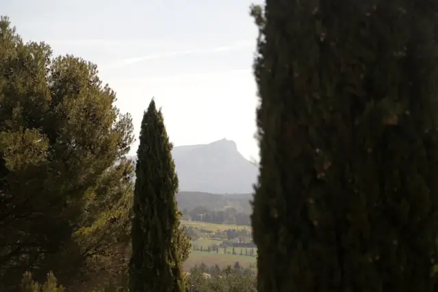 Élégant villa avec terrasse à Simiane-Collongue