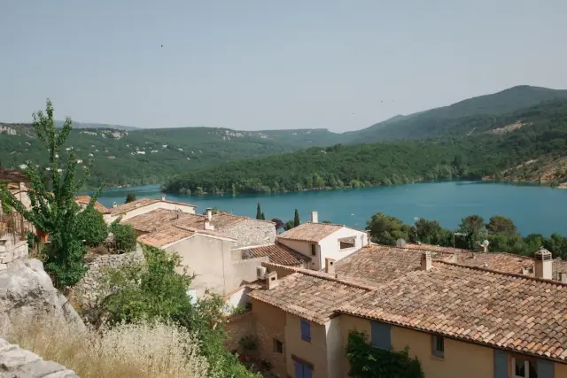 Atypique appartement avec vue à Jarjayes — Provence