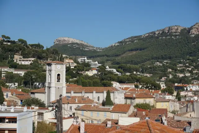 Moderne loft en centre-ville à Belgentier — Provence