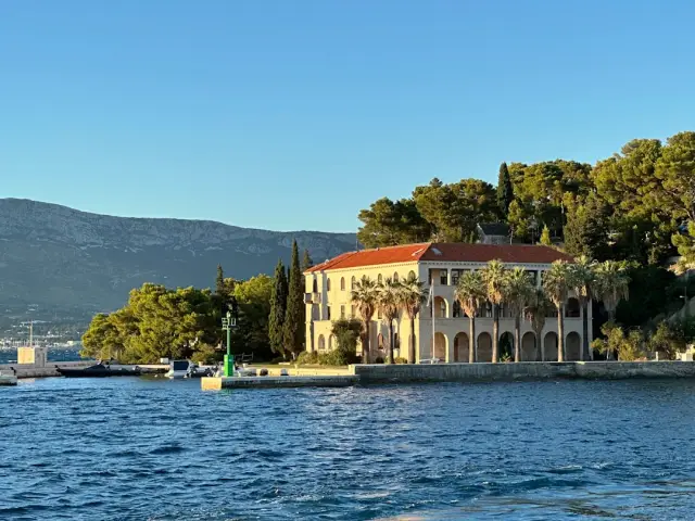 Rénové villa idéalement situé à Ventabren — Provence