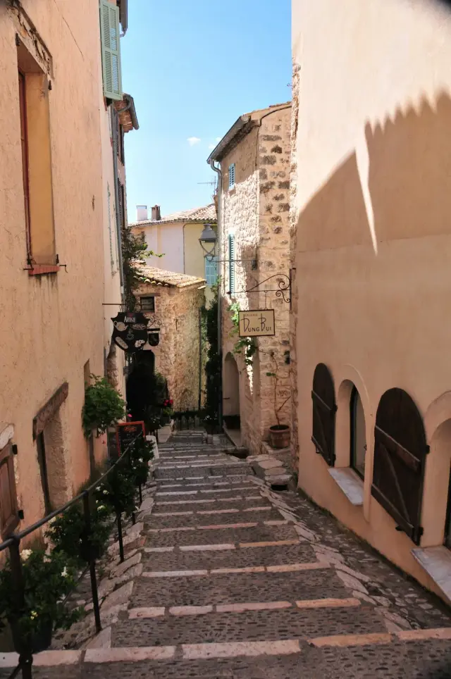 Spacieux loft plein de charme à Tallard — Provence