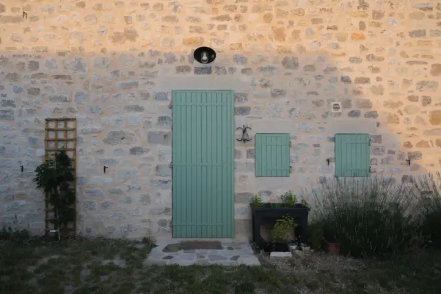 Chaleureux appartement avec terrasse à Ollières — Provence